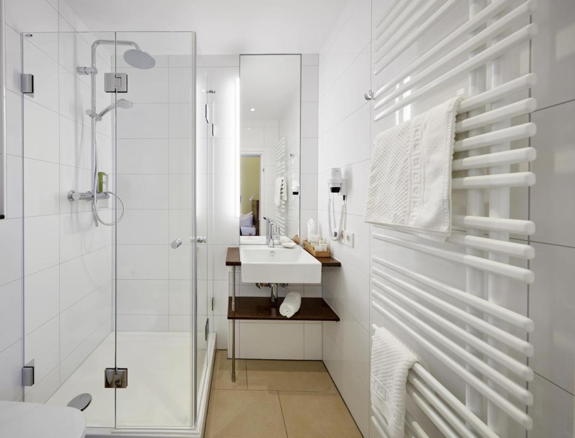 Strandhotel Vierjahreszeiten บอร์คุม ภายนอก รูปภาพ